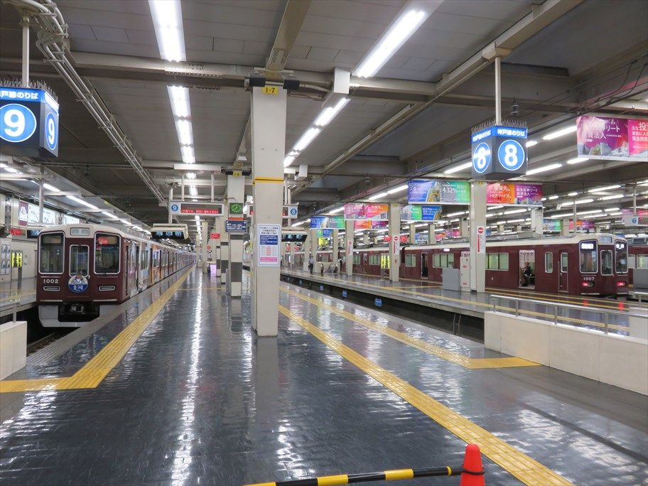 平成30年台風21号 大阪梅田の様子 Ad Car S ラッピングデス 平成30年台風21号 大阪梅田の様子 Ad Car S ラッピングデス