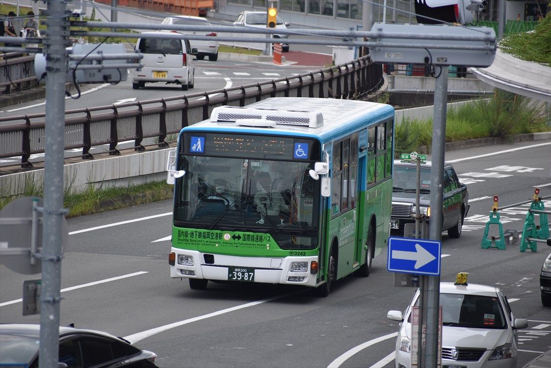 Greenblue 福岡空港連絡バス 西鉄バス Ad Car S ラッピングデス Greenblue 福岡空港連絡バス 西鉄バス Ad Car S ラッピングデス