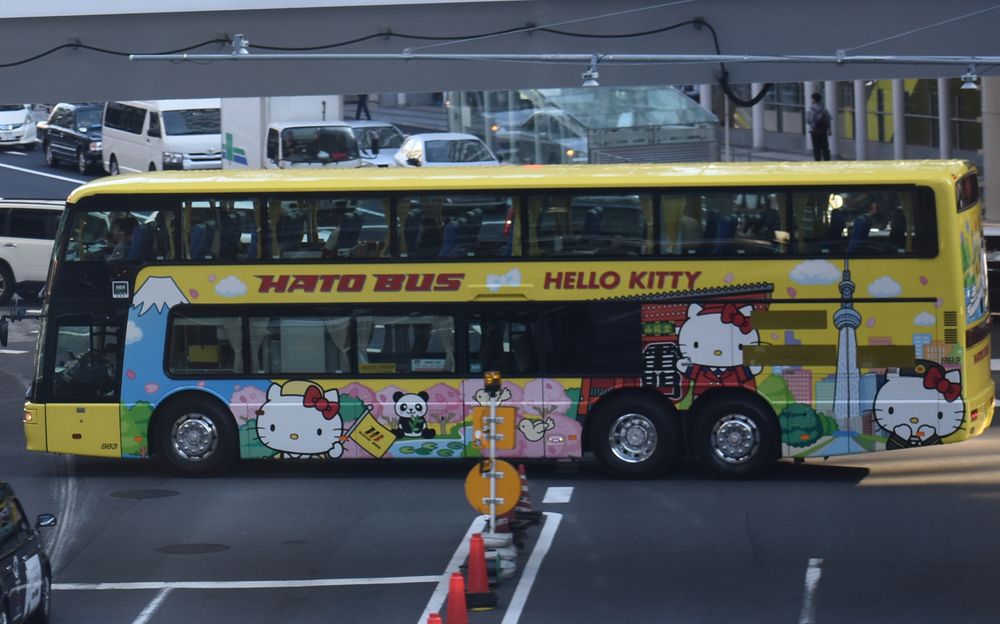 キティバス：7代目（はとバス） : ad-car's ラッピングデス