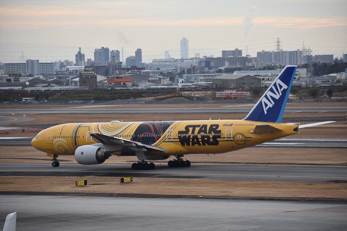 ANA B737-500「スーパードルフィン」退役装飾 : ad-car's ラッピングデス