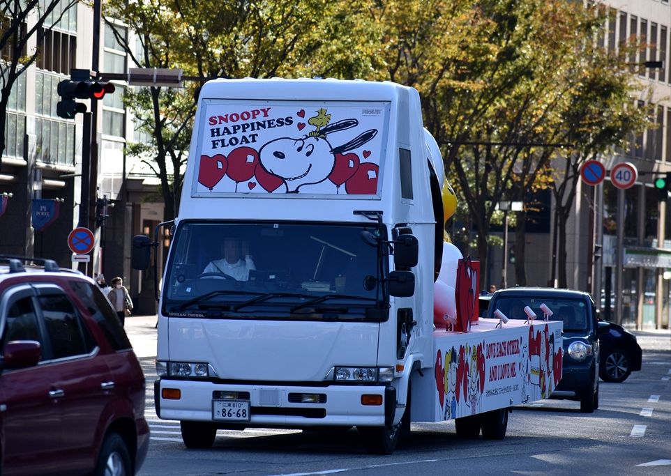 スヌーピートラック21 アドトラック Ad Car S ラッピングデス