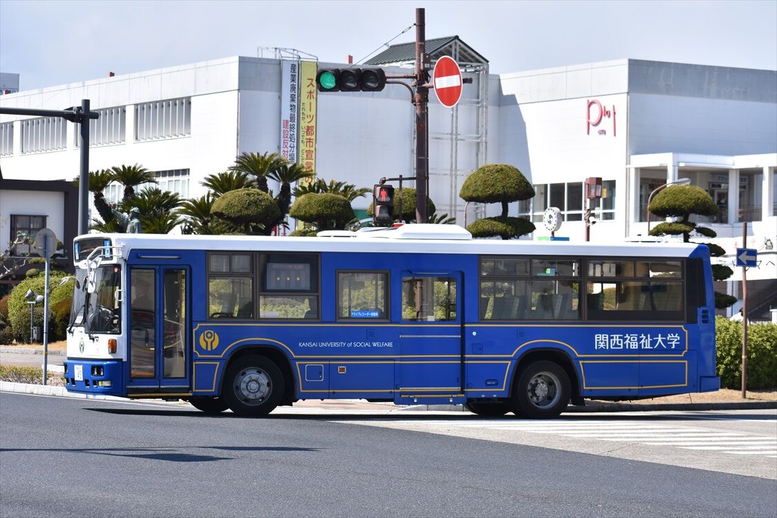 関西福祉大学 スクールバス Ad Car S ラッピングデス