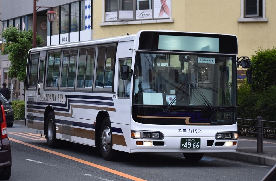 ハス 大阪200か4966（千里山バス） : ad-car's ラッピングデス