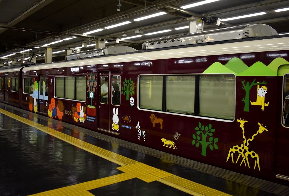 ミッフィー号（阪急電車/神戸・宝塚線） : ad-car's ラッピングデス