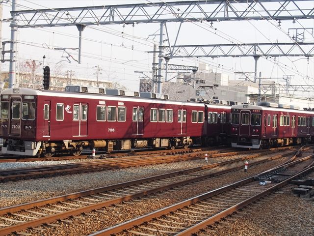 7013F他、7000系色々（阪急電車） : ad-car's ラッピングデス