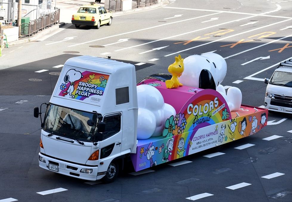スヌーピー ハピネスフロート（アドトラック） : ad-car's ラッピングデス