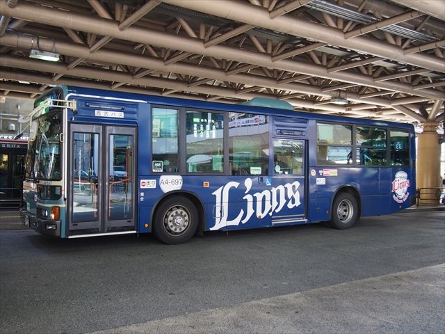 西武ライオンズ（西武バス） : ad-car's ラッピングデス