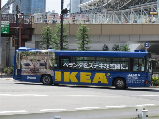 ベランダをステキな空間に Ikea鶴浜シャトルバス Ad Car S ラッピングデス