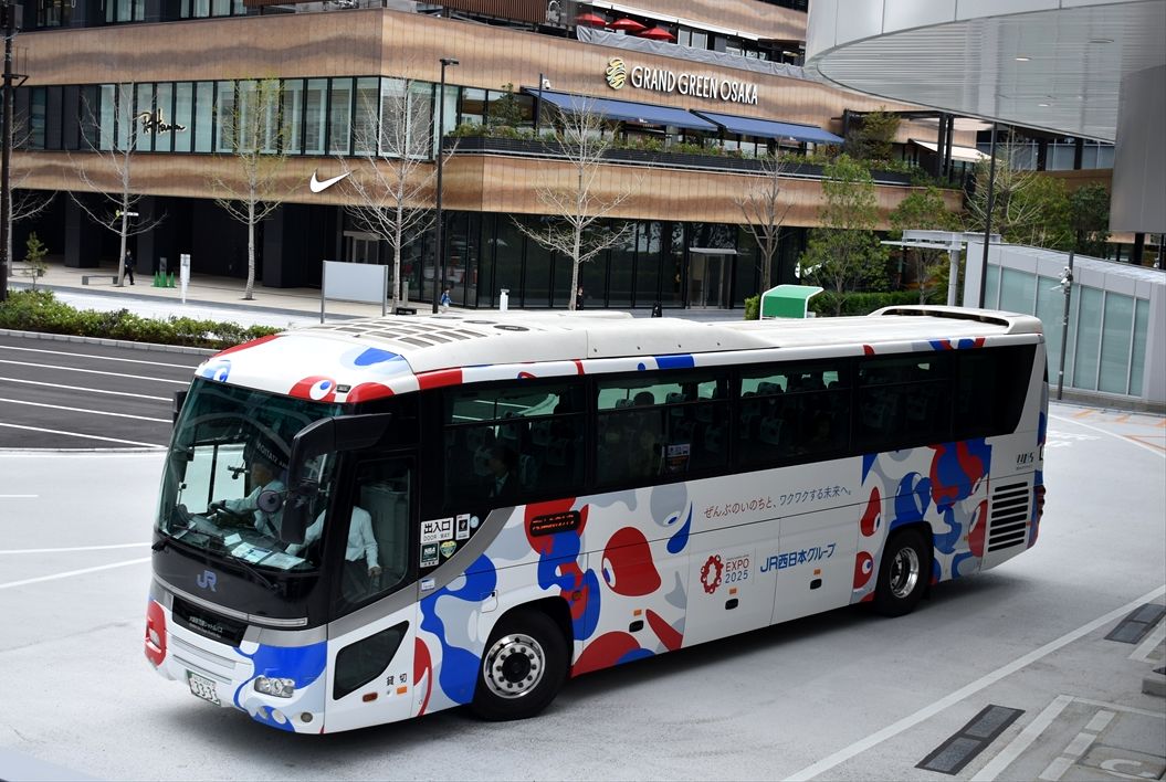 大阪関西万博・ミャクミャク（西日本JRバス） : ad-car's ラッピングデス