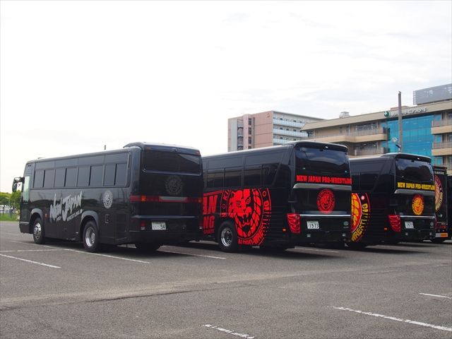 新日本プロレス（選手ラッピングバス＆機材トラック） : ad-car's