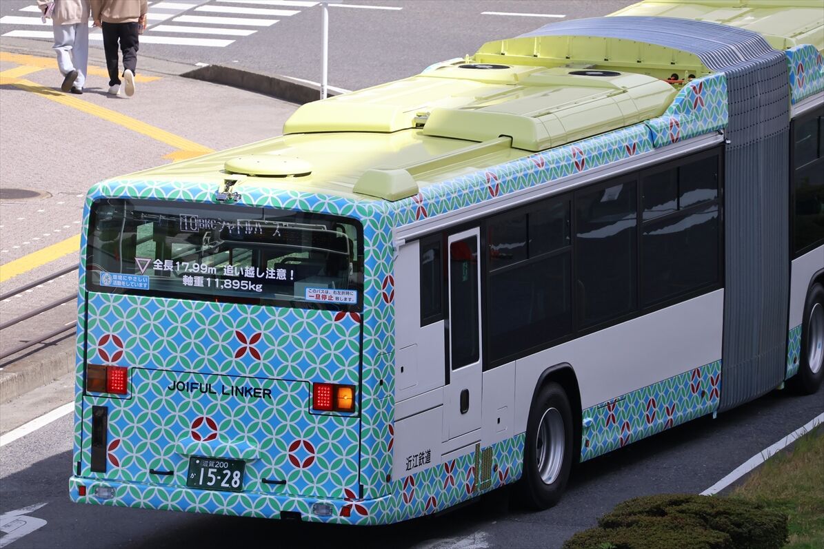いすゞ連節バス（近江バス） : ad-car's ラッピングデス