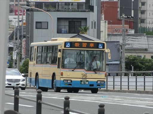 阪急バス 教習車 Ad Car S ラッピングデス 阪急バス 教習車 Ad Car S ラッピングデス