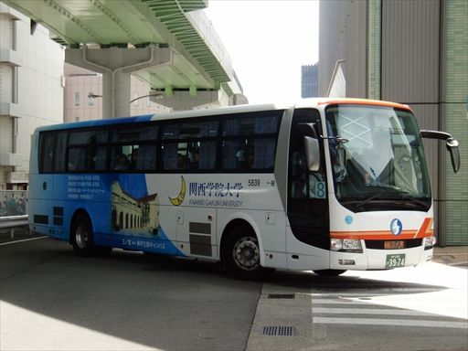 関西学院大学（神姫バス） : ad-car's ラッピングデス