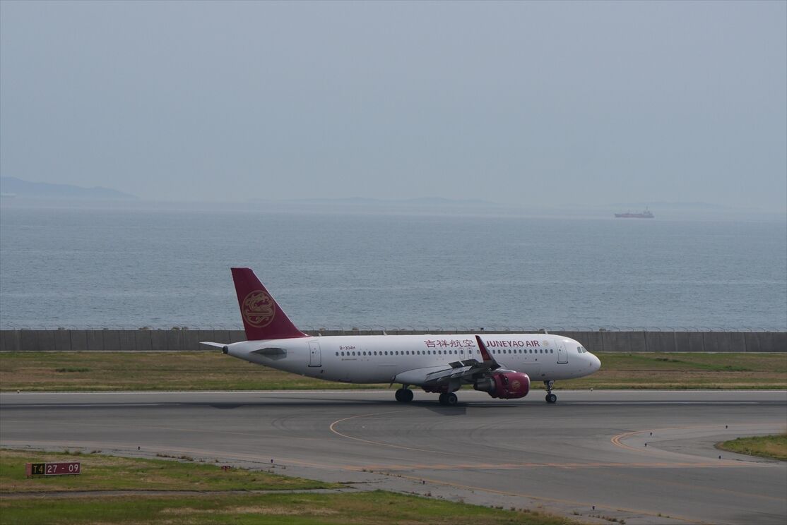 神戸空港～国際線 : ad-car's ラッピングデス