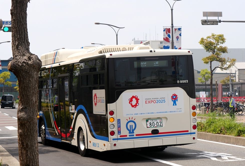 阪急バス 大阪関西万博シャトルバス : ad-car's ラッピングデス