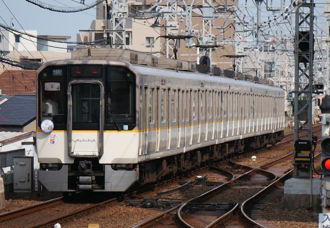 PiTaPa20周年ヘッドマーク（近鉄） : ad-car's ラッピングデス