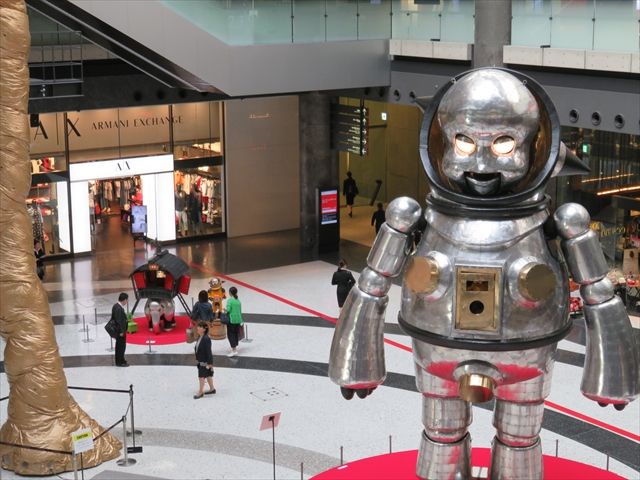 グランフロント大阪GRAND ART FES : ad-car's ラッピングデス