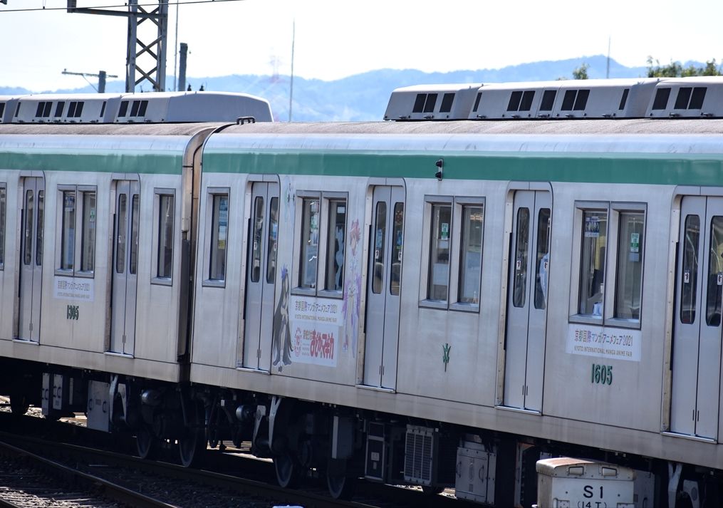 京まふ×有頂天家族」京都市でラッピングバスが運行開始