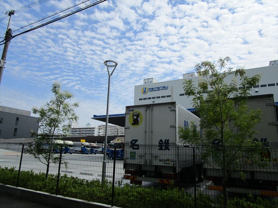 幸せの黄色いkoguma／大阪（名鉄運輸ラッピングトラック） : ad-car's