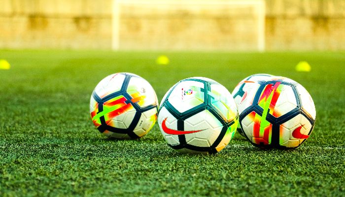 【驚愕】31歳男性、心は女子中学生と主張し無事女子中学生サッカークラブへ所属、シャワーも更衣室も同室へ・・・・・