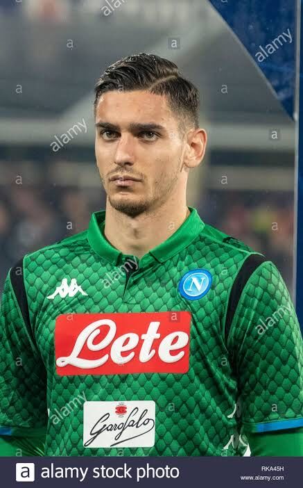 画像 ナポリをコッパ イタリア優勝に導いたgkのルックス Jリーグまるわかり まとめkickoff 画像 ナポリをコッパ イタリア優勝に導いたgkのルックス Jリーグまるわかり まとめkickoff