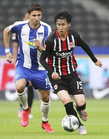 衝撃 鎌田大地 メッシ風 3人抜きドリブルから超絶アシストを世界絶賛 Jリーグまるわかり まとめkickoff