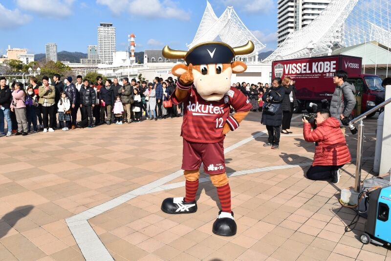 【悲報】「観客は阪神の10分の1でいい」 初優勝を成し遂げたJ1神戸で、パレードはあるん?　