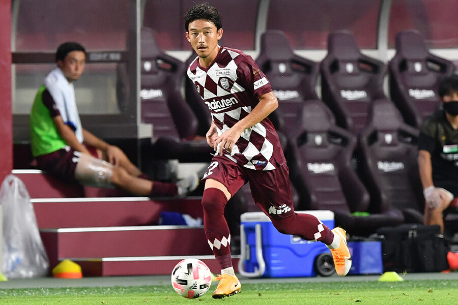 サッカー 浦和レッズ 日本代表df西大伍ら計4選手を獲得 同日にはdf鈴木大輔ら5選手が退団で 激動の1日 に Jリーグまるわかり まとめkickoff