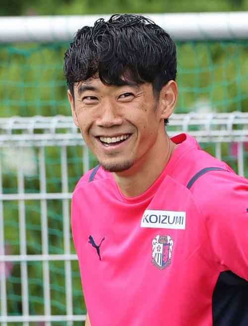 【悲報】香川真司“新チャント”がヤバいことにｗｗｗ