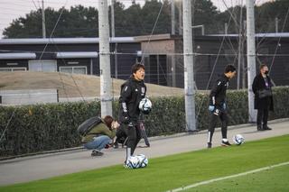 【朗報】日本代表・コーチ、名波浩さん良い仕事する〜『課題のスローイン』練習に取り組むxyxyxyxyxy