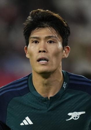 【悲報】リバプールOBが糾弾「トミヤスがやったことはチームに迷惑なだけ」