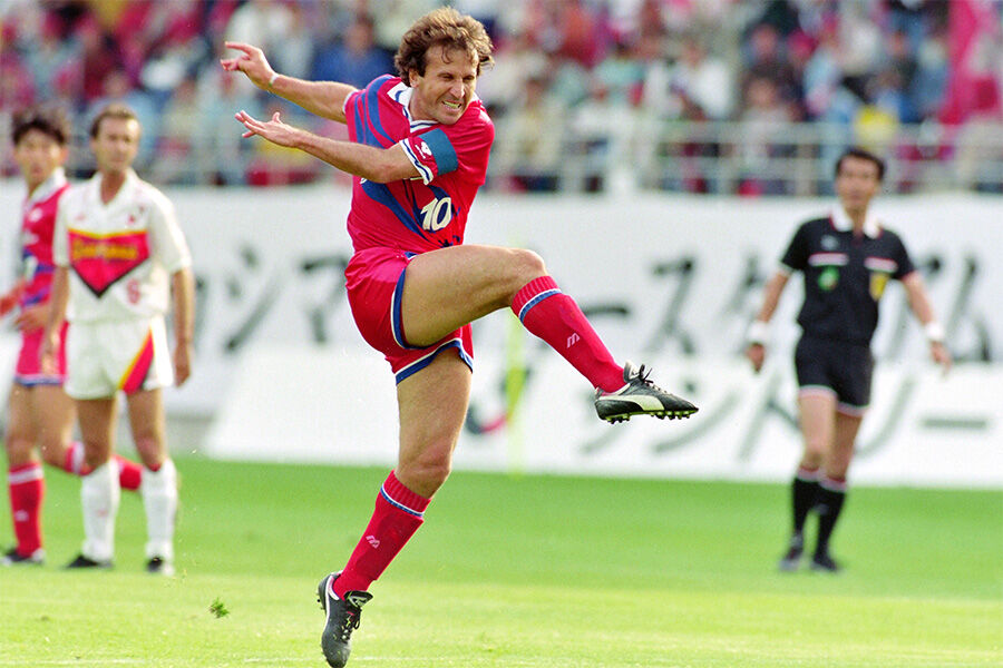 ヤバい 神様 ジーコ の鹿島時代 超絶fk弾 映像に海外反響 Jリーグまるわかり まとめkickoff