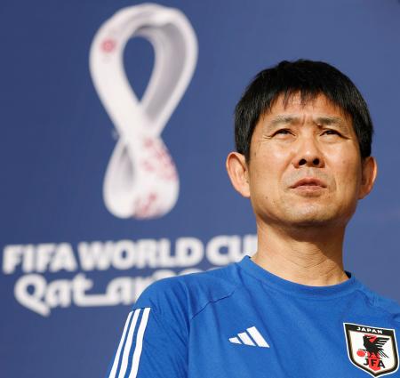 【悲報】森保さん、セレモニーで泣くｗｗｗ