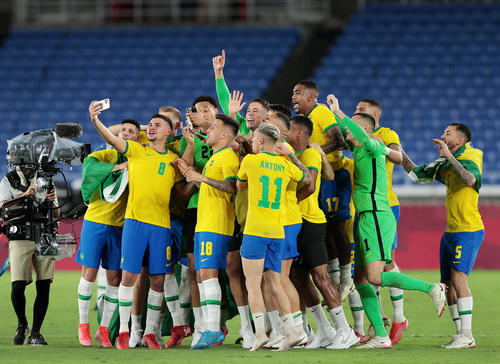 悲報 ブラジル五輪委が批判 男子サッカー代表メダル授与式で公式ユニ着用せずwwwwww Jリーグまるわかり まとめkickoff