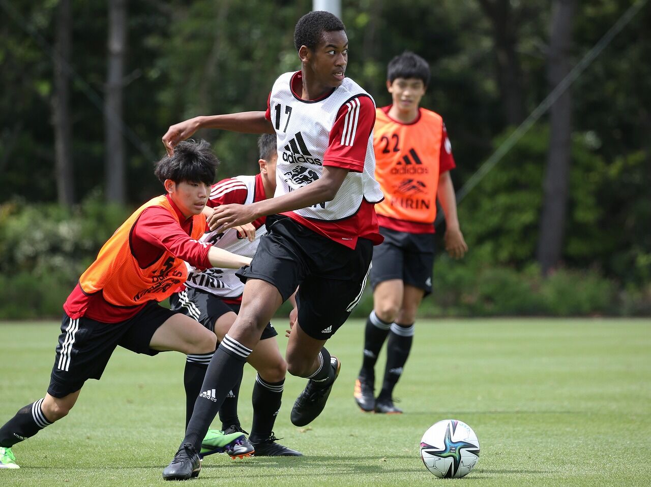 衝撃 おいおい このサイズは何なんですか サッカーu 15日本代表とんでもない逸材www Jリーグまるわかり まとめkickoff 衝撃 おいおい このサイズは何なんですか サッカーu 15日本代表とんでもない逸材www Jリーグまるわかり まとめkickoff