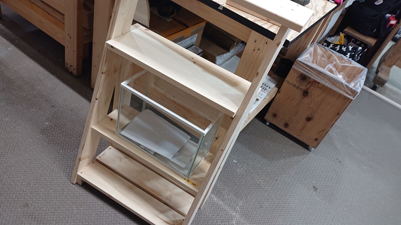 メダカの水槽棚に 足場風3段ラック カインズワークショップ Cainz Diy タライでのメダカの水槽作り Wshinchan 令和