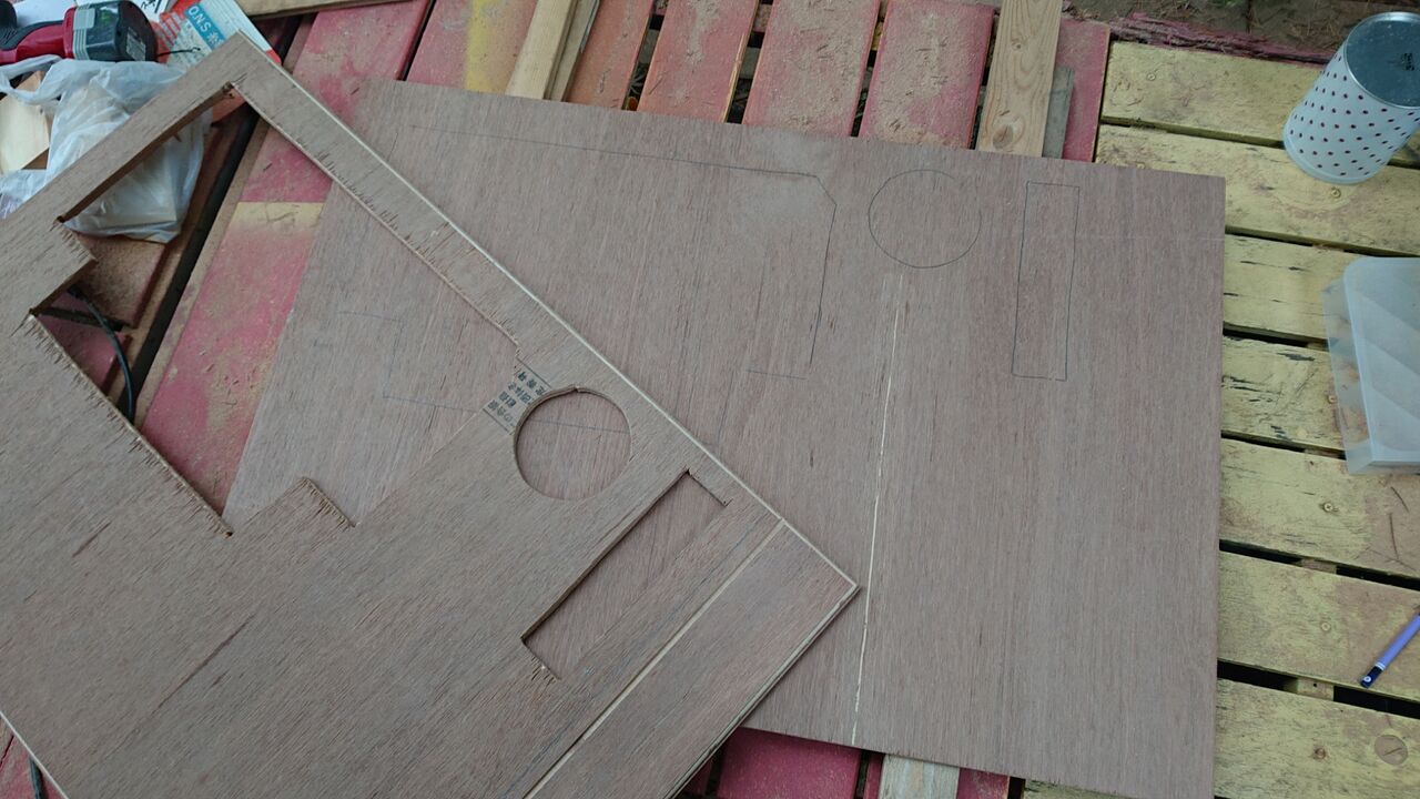 埋め込みミシン台をDIY6・天板を作る ジグソーとトリマー カット台