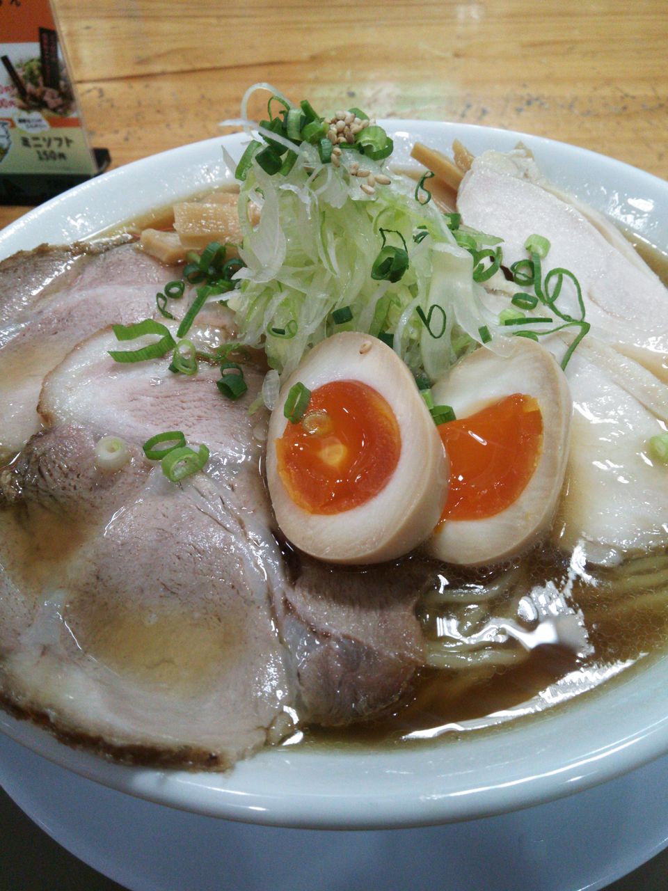 にぼしまじん」煮干が丁寧な完成度でまじんごー : 新潟ラーメン@とある