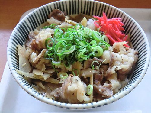 【こかげ亭 垂水ＰＡ店】具材は神戸牛と牛蒡のスライスのみで、青海苔と紅生姜のトッピング。*神戸牛めし（味噌汁付き）*〔神戸牛使用（１００％ ＫＯＢＥ ＢＥＥＦ）〔ＰＡ限定 神戸 ご当地メニュー〕
 (7)