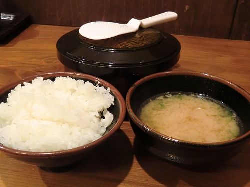 【お食事処 とん吉】〔ご飯・豚汁・お櫃〕 (9)