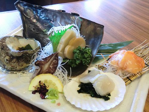 にぎり寿司・海鮮料理 播磨水産 加古川平津店 (貝お造り盛合せ５種盛り：赤貝／鳥貝／帆立貝柱／たいらぎ貝柱／さざえ・肝付き)