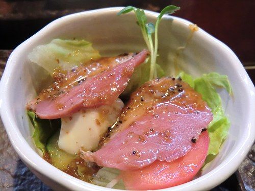 【焼とり・活魚・季節一品料理 おおにし】 “サラダ”（鴨・豆腐・トマト・胡瓜・レタス・貝割れ大根）(6)