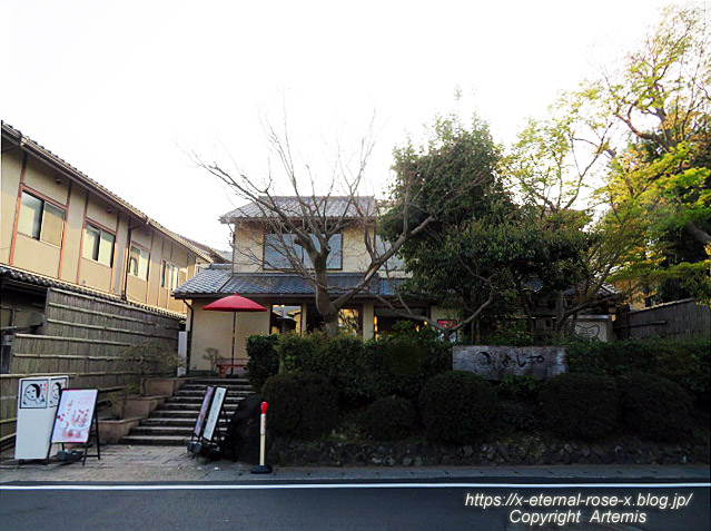 22.4.7.10 よーじやカフェ お茶のクレープ 嵯峨野嵐山店 (4)