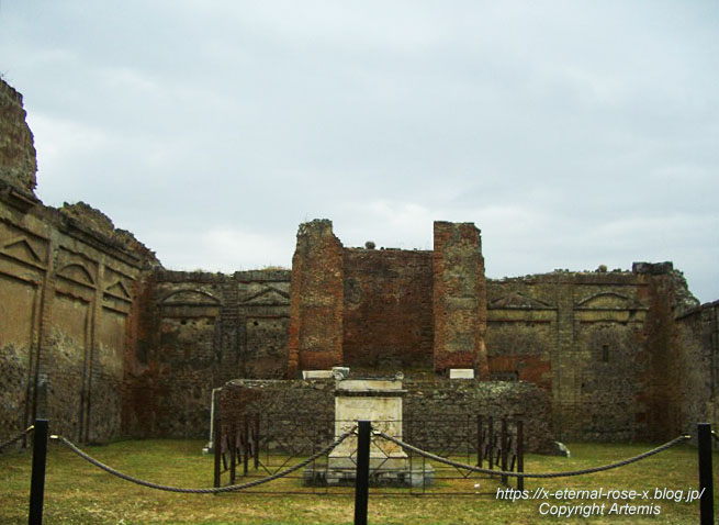 11.6.1.5.... ポンペイ遺跡 ヴェスパシアノ神殿 (30)