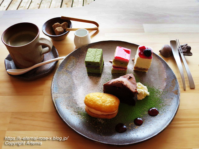 17.8.22 FAN美術館カフェショップ (58)