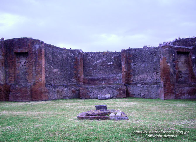 11.6.1.5.. ポンペイ遺跡 公共のラル神 (25)