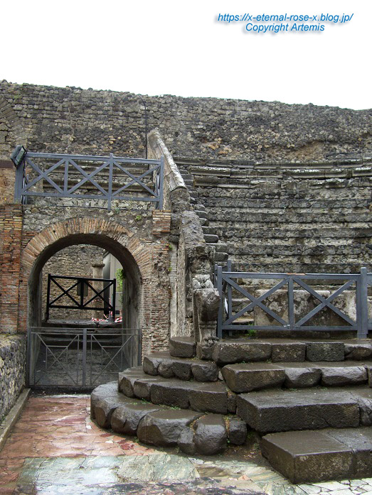 11.6.1.9. ポンペイ遺跡 円形劇場 (144)