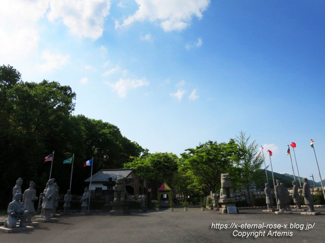 17.5.1.9 太陽公園  石のエリア (8)