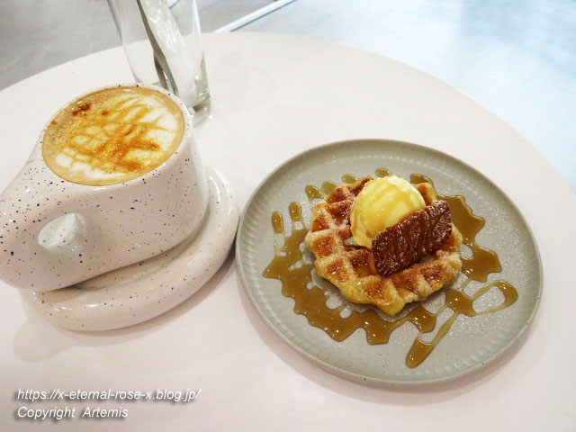 新オープン Cafe Melum カフェ メルム 韓国カフェでクロッフルメープル キャラメルラテ Eternal Rose エターナルローズ 新オープン Cafe Melum カフェ メルム 韓国カフェでクロッフルメープル キャラメルラテ Eternal Rose エターナルローズ