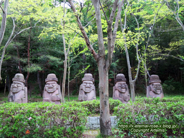 17.5.1.9 太陽公園 石のエリア (11)